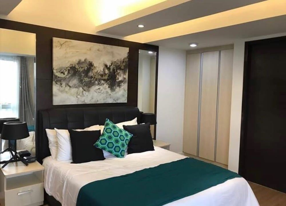 Deluxe Apartment, City View