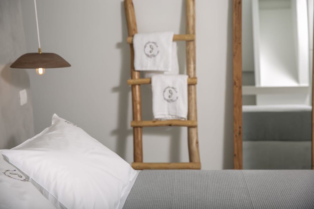 Thimari Lodge Cave Suite 6