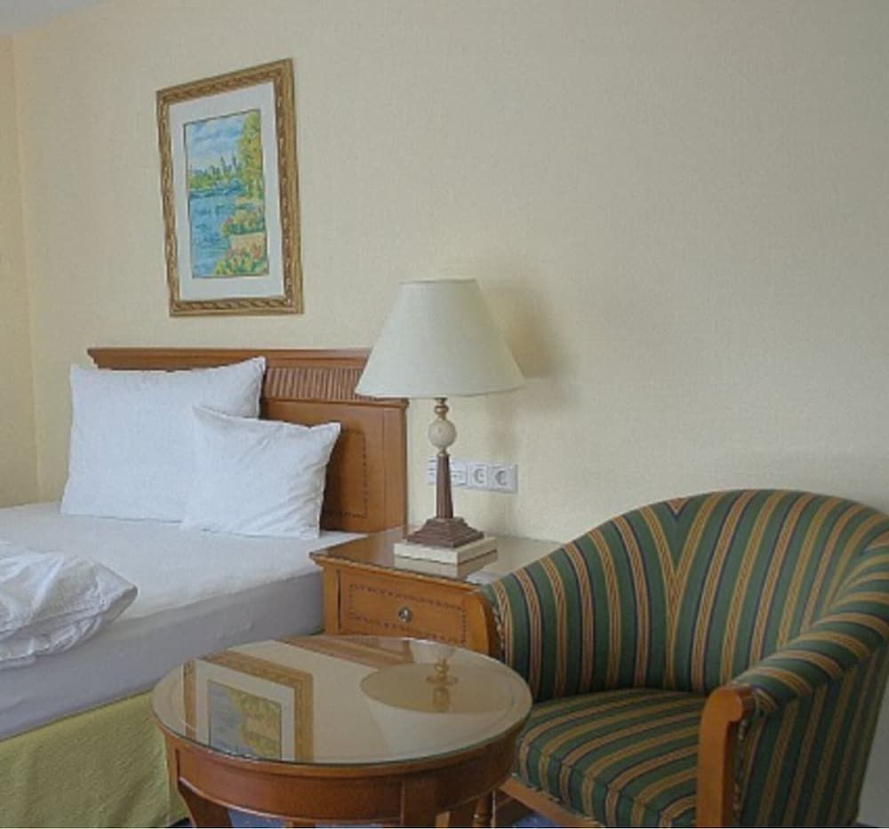 Classic Single Room