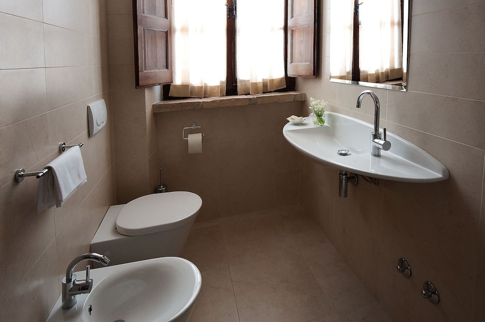 Lo Spedalicchio Deluxe Double Room 5