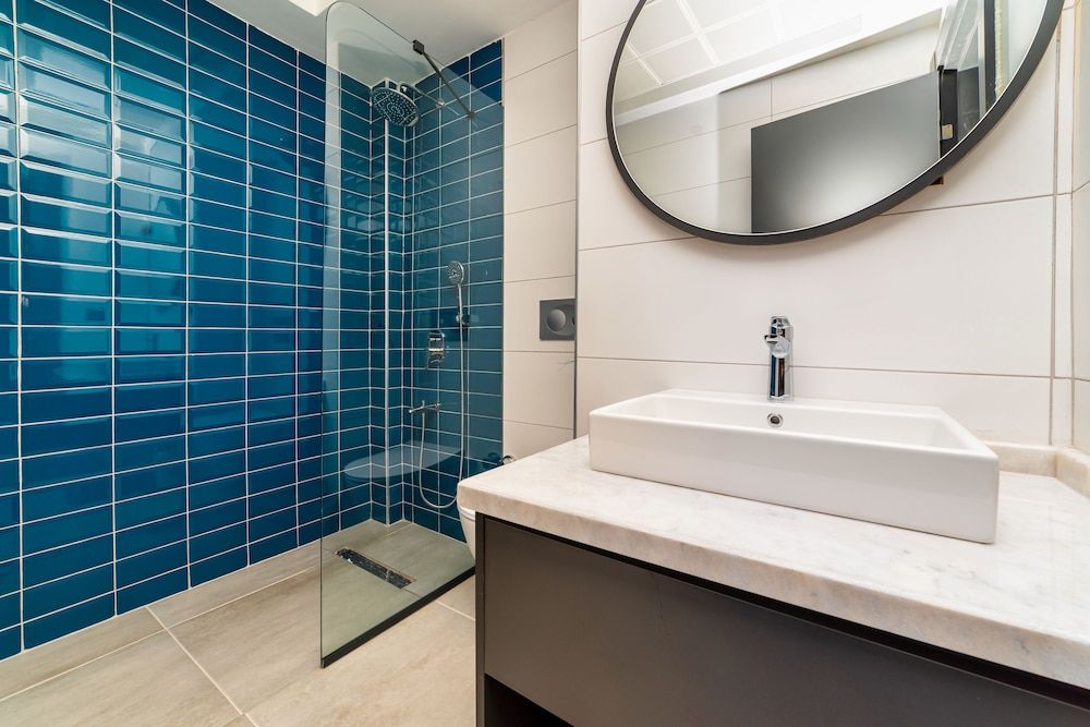 Optimum Luxury Hotel & Spa Deluxe Suite, 1 King Bed with Sofa bed, City View, Corner 6