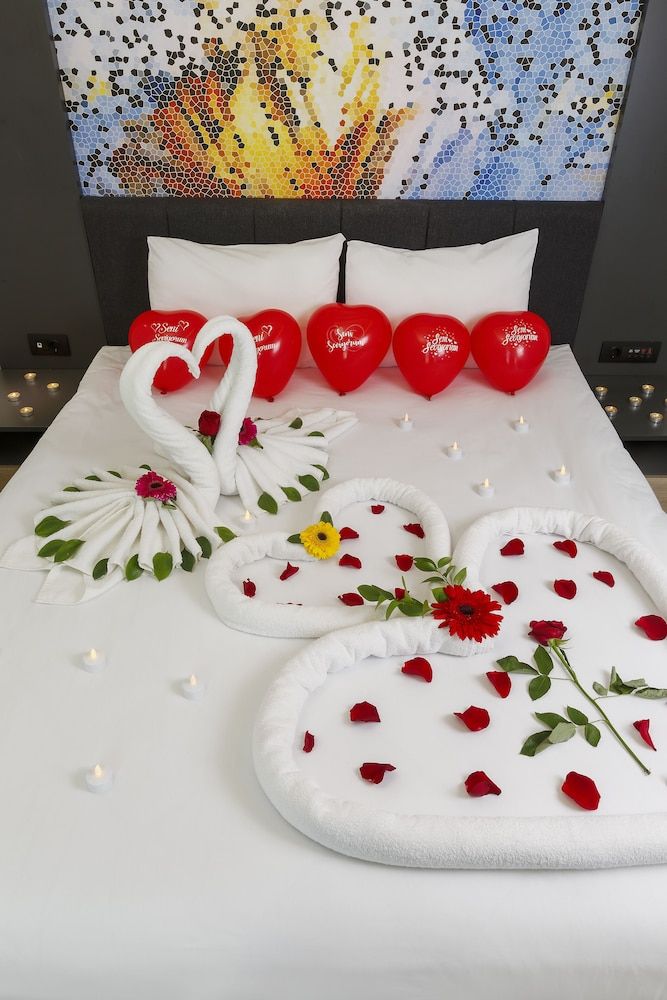 Optimum Luxury Hotel & Spa Deluxe Suite, 1 King Bed with Sofa bed, City View, Corner 7