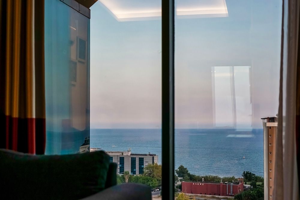 Optimum Luxury Hotel & Spa Deluxe Suite, 1 King Bed with Sofa bed, City View, Corner 5