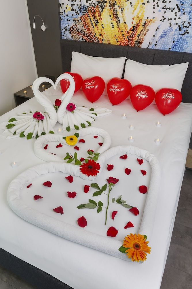 Optimum Luxury Hotel & Spa Deluxe Suite, 1 King Bed with Sofa bed, City View, Corner