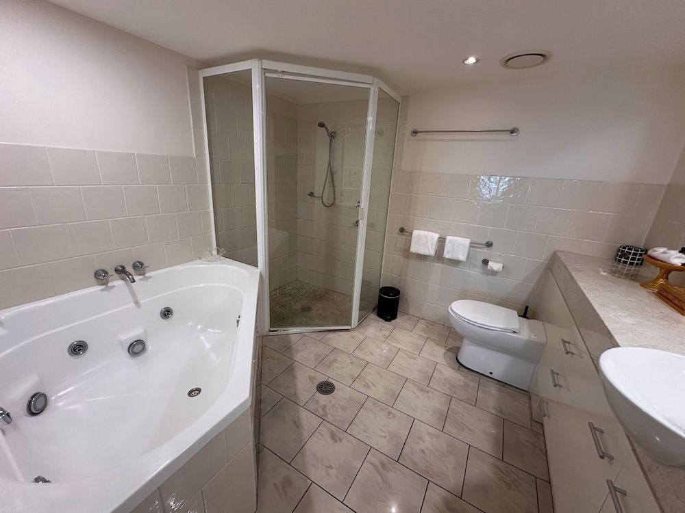 Riverside Apartments & Hotel Ballina Apartment, 2 Bedrooms, River View 4