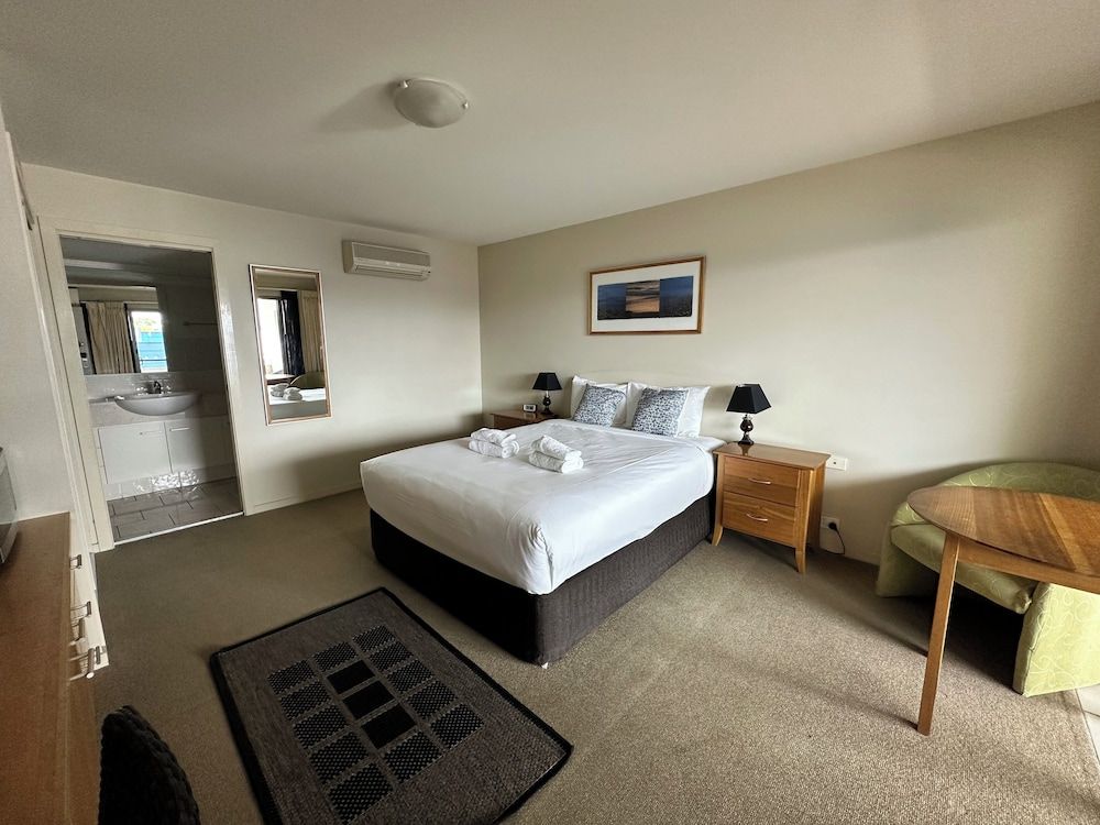 Riverside Apartments & Hotel Ballina Standard Room, 1 Queen Bed 2