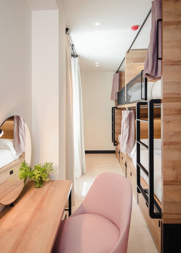 undefined Latroupe La Granja 2