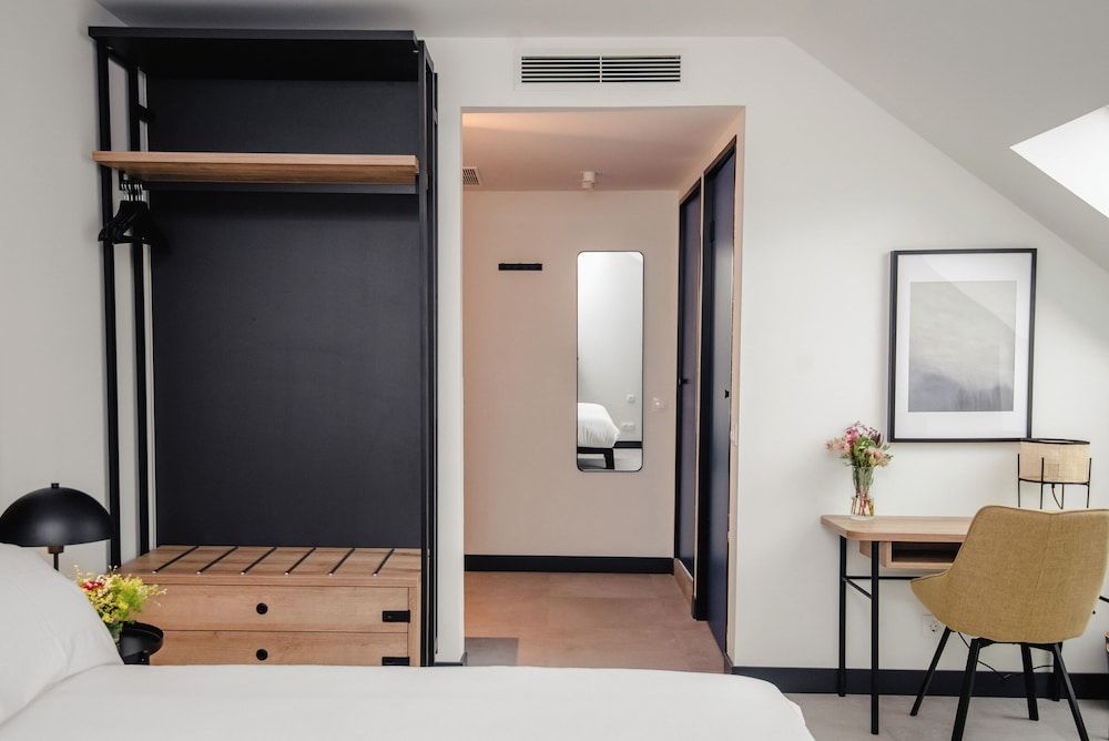 Latroupe La Granja Double Room 7