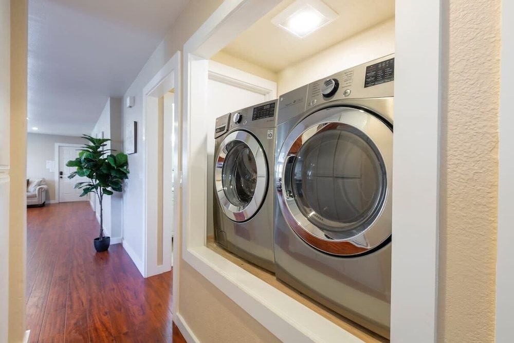 Marbella Lane Triplex San Jose House (5 Bedrooms) 11