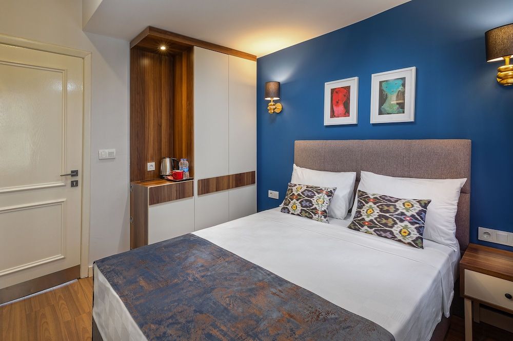 Mono Hotel Economy Double Room, 1 Double Bed, Courtyard View 3