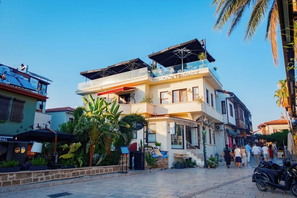 undefined Mono Hotel 7