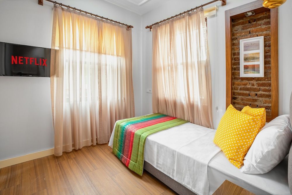 undefined Mono Hotel 3