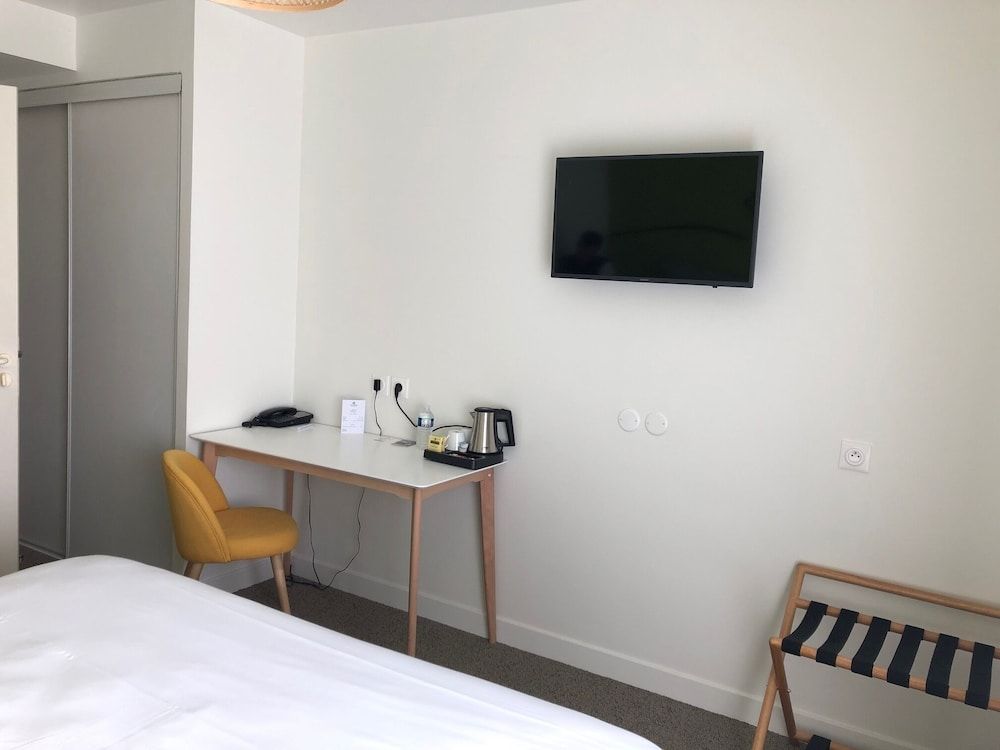 Sure Hotel by Best Western Argentan Superior Room, 2 Twin Beds, Non Smoking 7