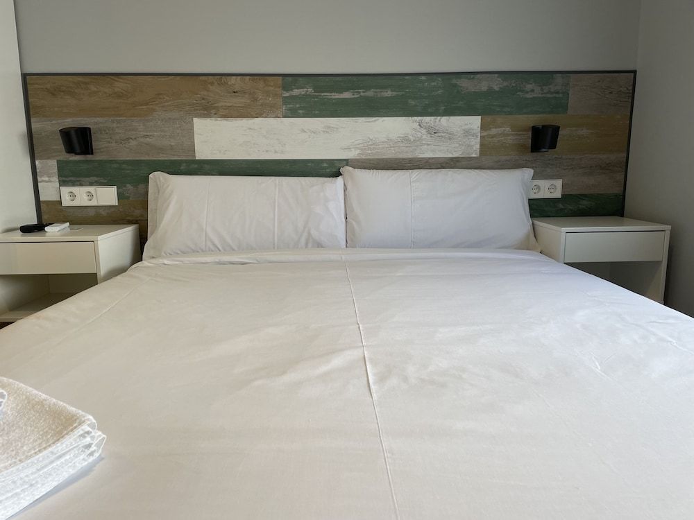 Hey Rooms Family Room 4