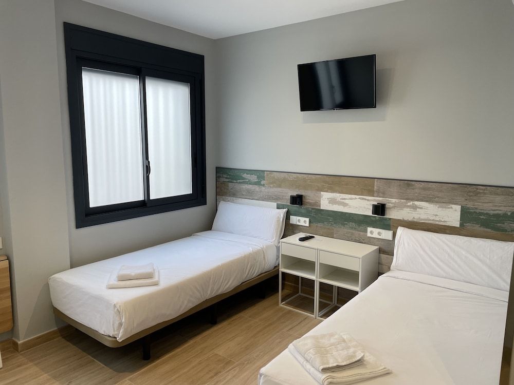 Hey Rooms Basic Twin Room 2