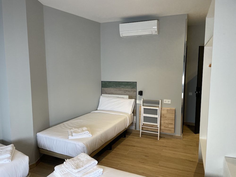 Hey Rooms Family Room 5