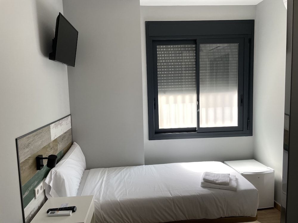 Hey Rooms Basic Single Room 8