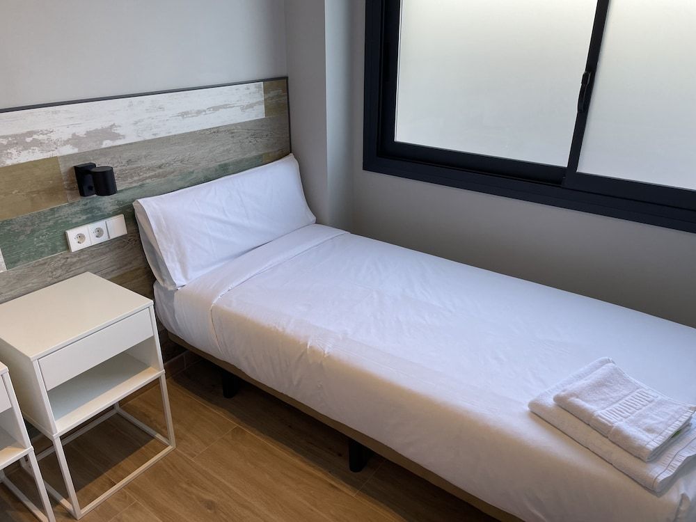 Hey Rooms Basic Single Room