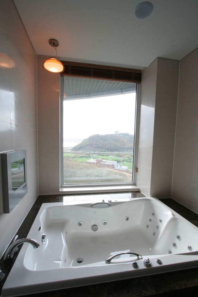 Hotel Wiz Junior Twin Room 6