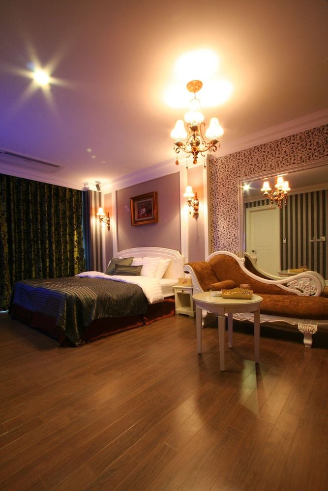 Hotel Wiz Junior Room, 1 King Bed 3