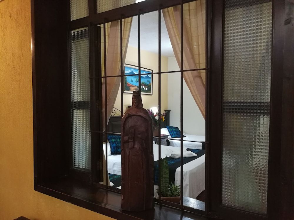 Posada Doña Luisa Standard Triple Room, Courtyard View 11