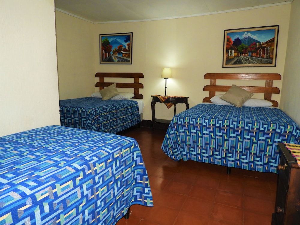 Posada Doña Luisa Standard Triple Room, Courtyard View