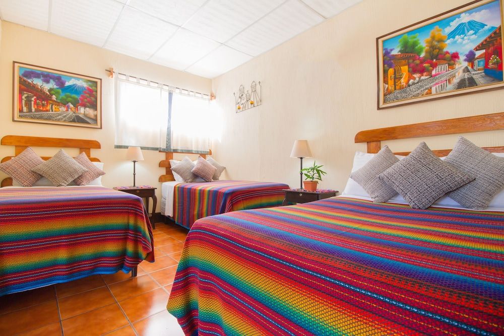 Posada Doña Luisa Standard Triple Room, Courtyard View 2