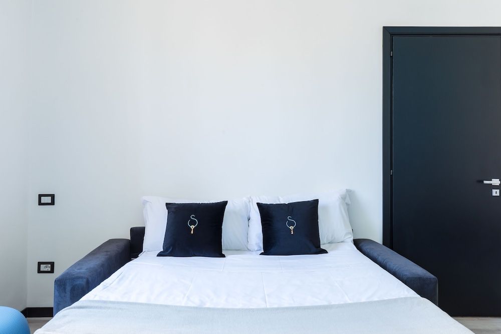 undefined A World Aparts - 32 Modena 8