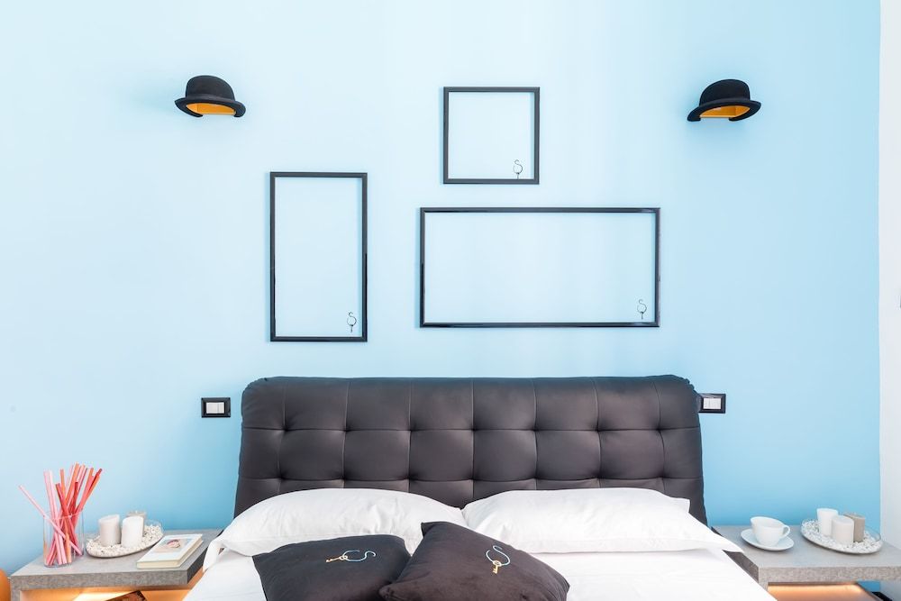 undefined A World Aparts - 32 Modena 6