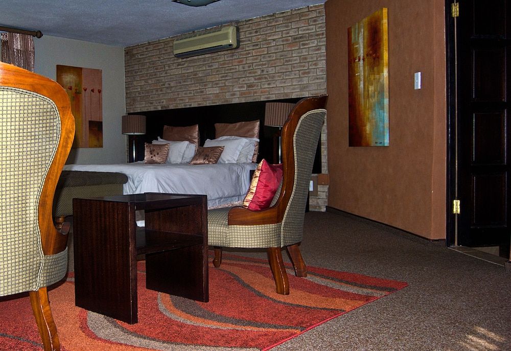 Waterfront Country Lodge Presidential Suite, 1 King Bed 2