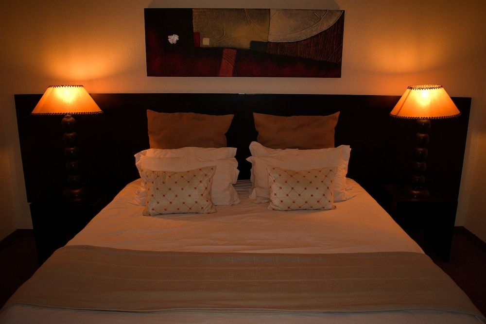 Waterfront Country Lodge Standard Double Room, 1 King Bed 2