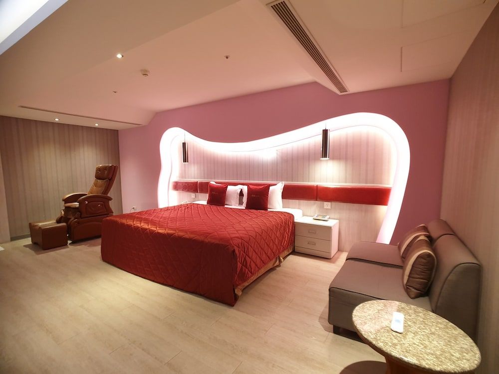 undefined Surreal Motel- XinJhung Branch