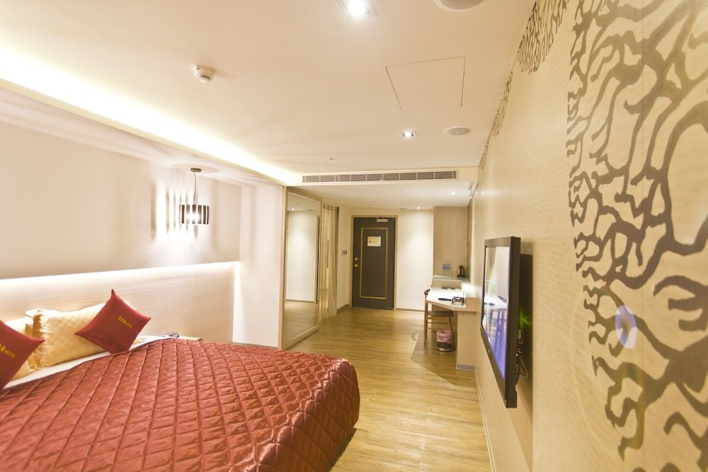 undefined Surreal Motel- XinJhung Branch 5