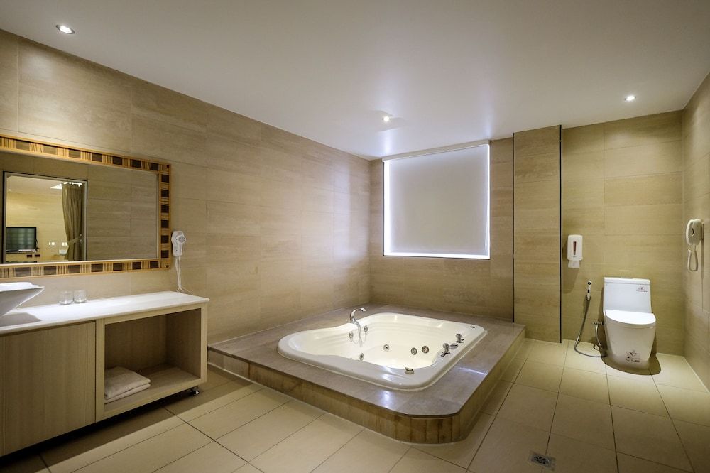 undefined Surreal Motel- XinJhung Branch 9