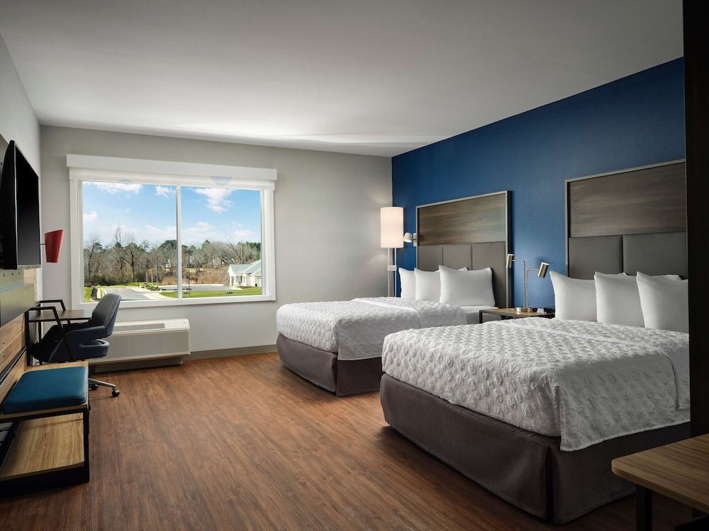 Room, 2 Queen Beds, Accessible, Bathtub (Hearing)