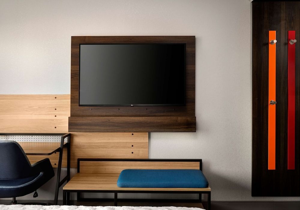Room, 1 King Bed, Accessible, Bathtub