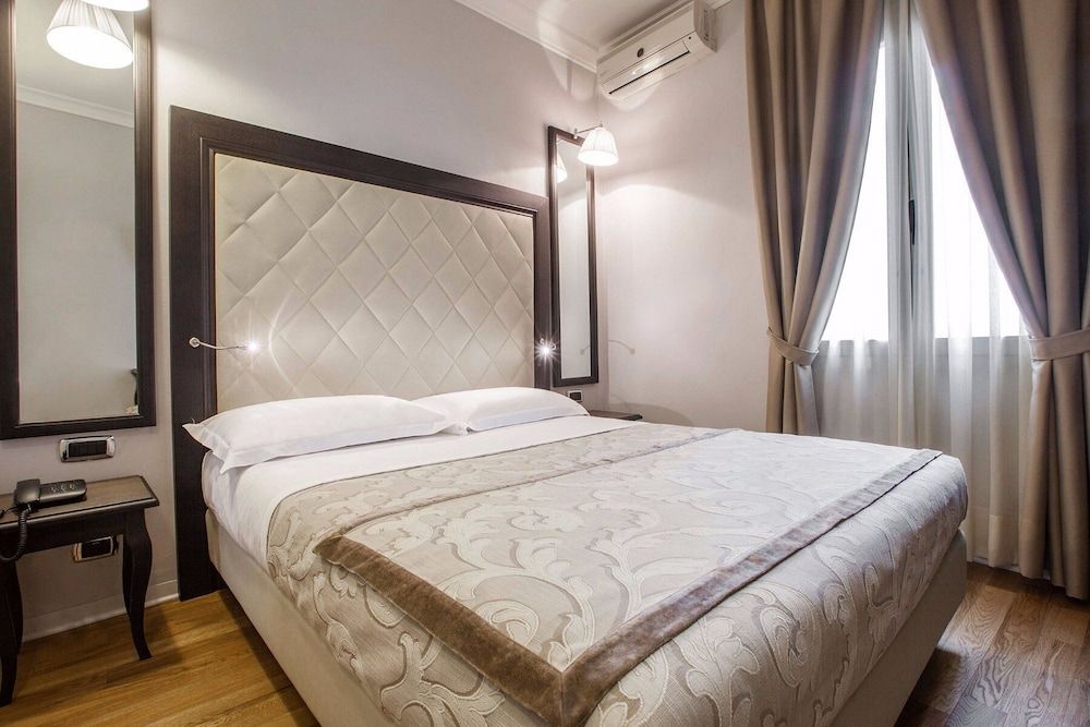 Hotel Lombardia Economy Double Room 2