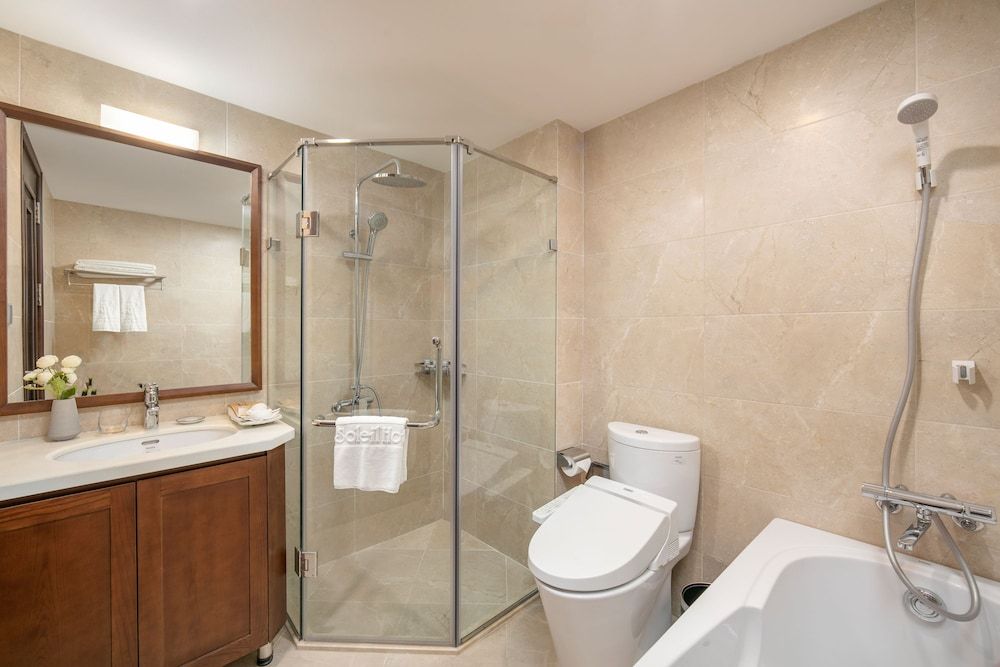 Kegon Hotel Deluxe Double Room 4