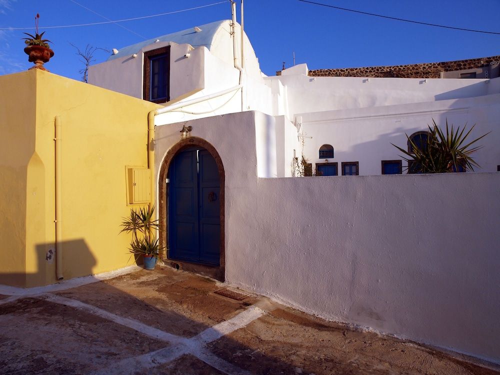 undefined Santorini Caves 5