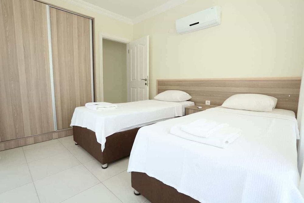 undefined Crystal Villa 3 10