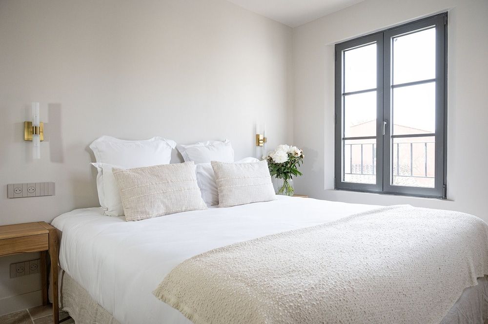 Elite Room