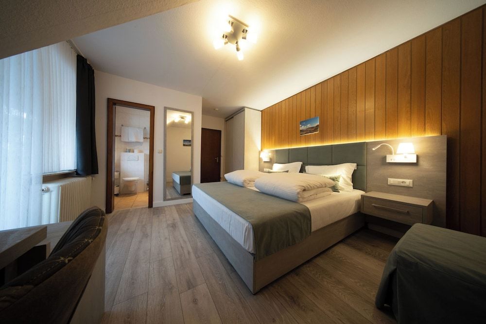 Double Room, Balcony