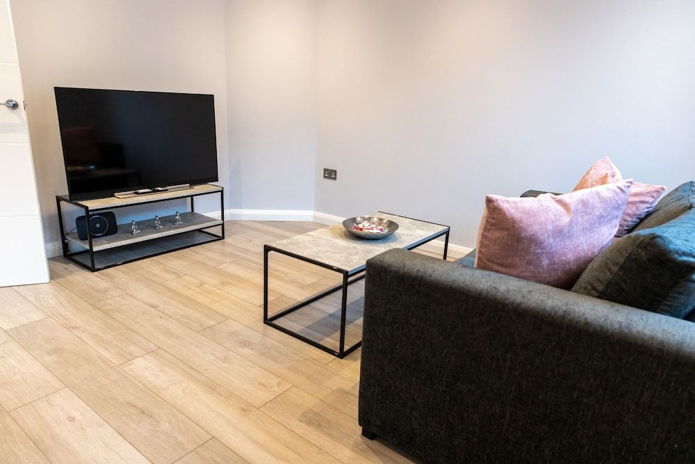 London Heathrow Bath Road Flats Executive Apartment 24