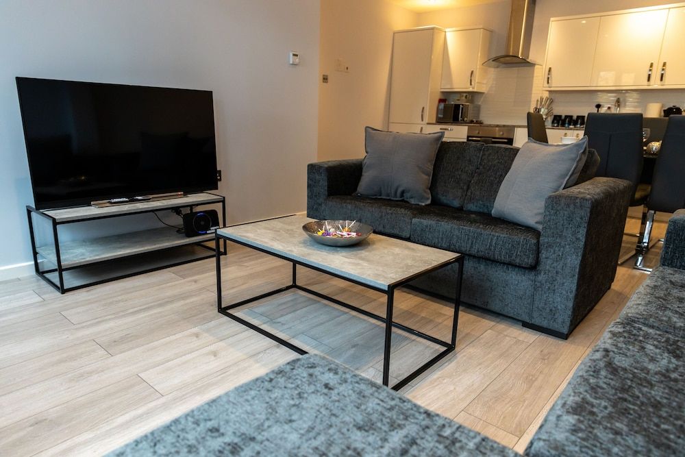 London Heathrow Bath Road Flats Executive Apartment 26