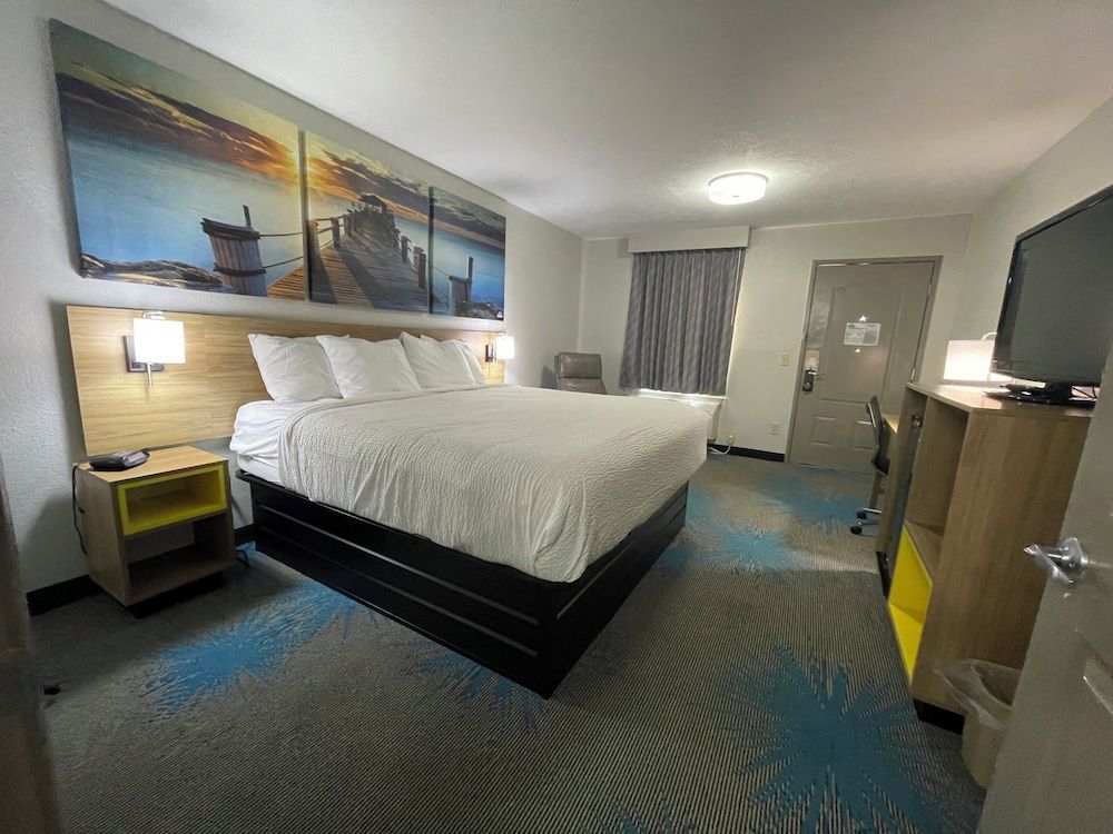 Room, 1 King Bed, Accessible, Non Smoking