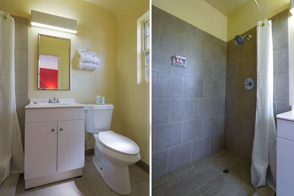 OYO Hotel North Lima OH - Boardman Room, 1 King Bed 6