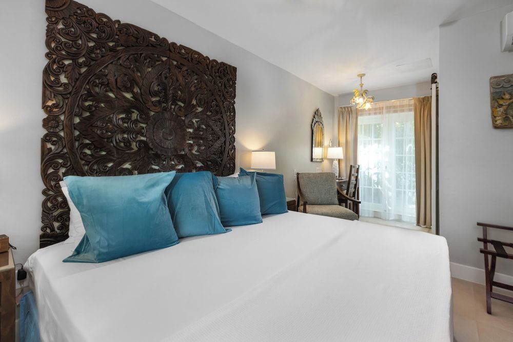 Shangri-La Springs Room 3