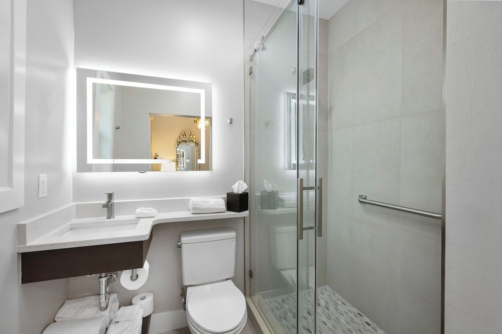 Shangri-La Springs Room 5