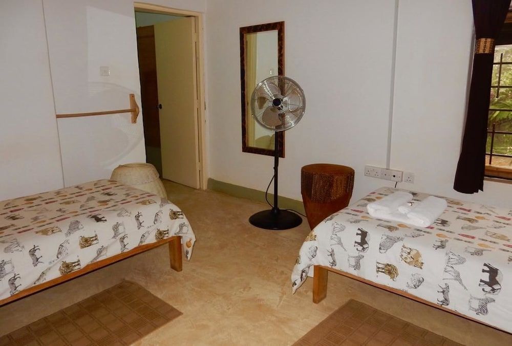 Gately Inn Entebbe Comfort Room 2