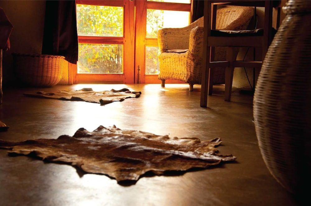 Gately Inn Entebbe Deluxe Cottage, Garden View 9